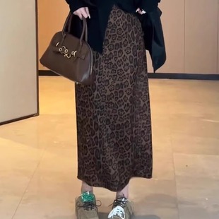 胖MM时髦复古豹纹高腰遮胯显瘦半身裙大码25秋冬包臀直筒中长裙子