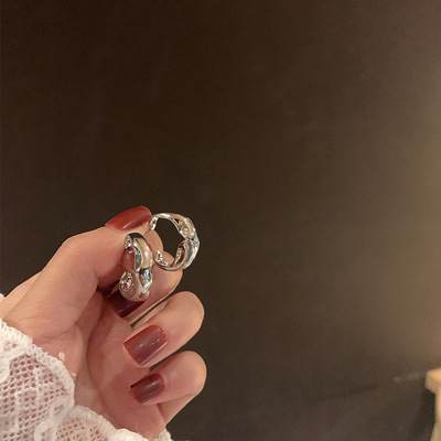 S925银针不规则银色C型耳圈女气