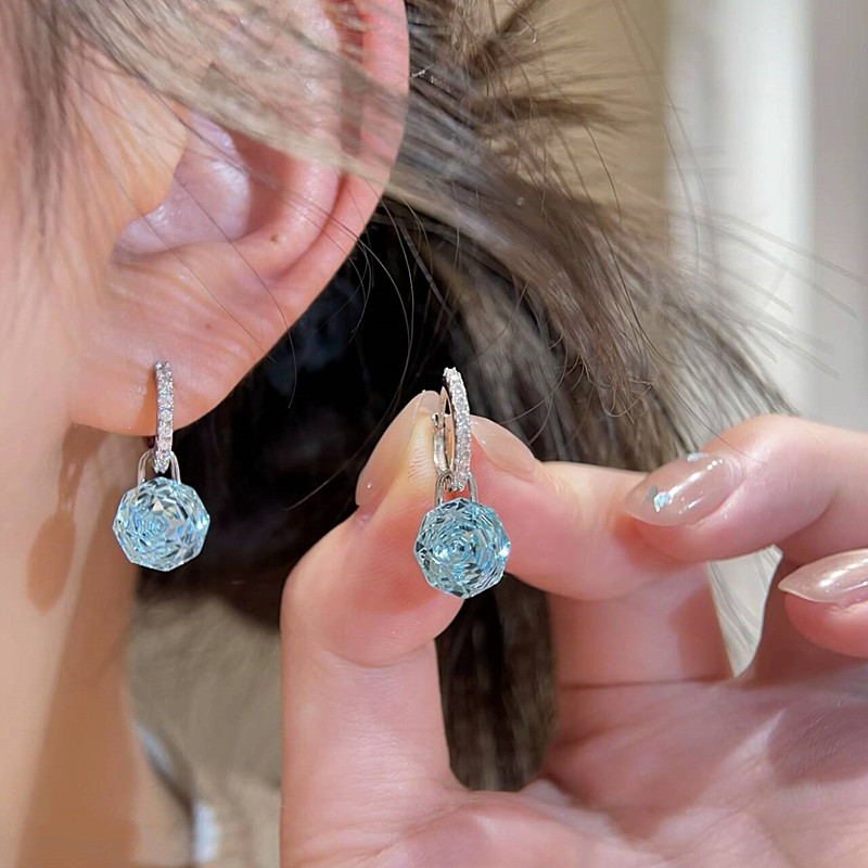 一款多戴蓝色锆石吊坠耳环女轻奢法式高级感时尚气质百搭耳扣耳饰