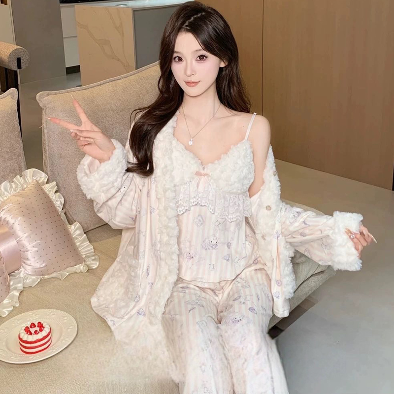 2025新款海岛绒睡衣少女秋冬季带胸垫吊带性感纯欲风三件套家居服