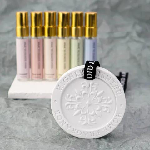 家用衣橱石膏女生持久香片衣柜香薰除味栀子花留香氛房间车载