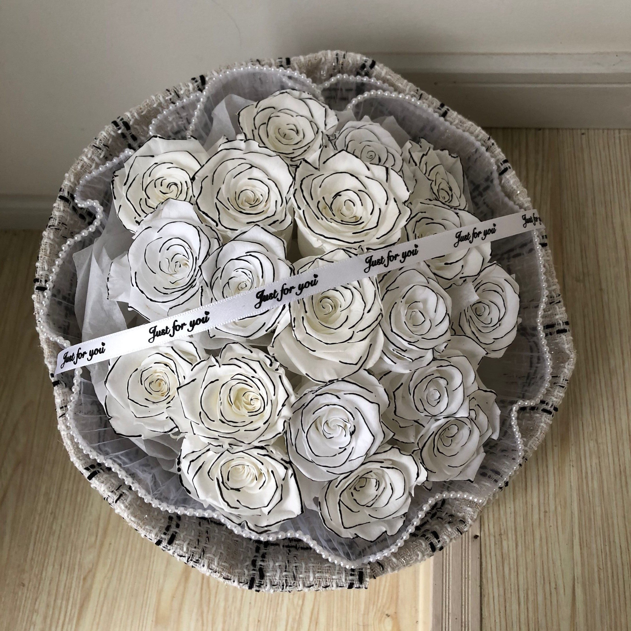 永生花黑白玫瑰圣诞节鲜花