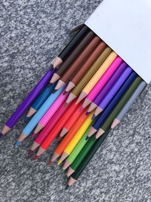 圆杆油性24色彩铅笔