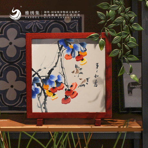手工湘绣雅绣集红木摆件