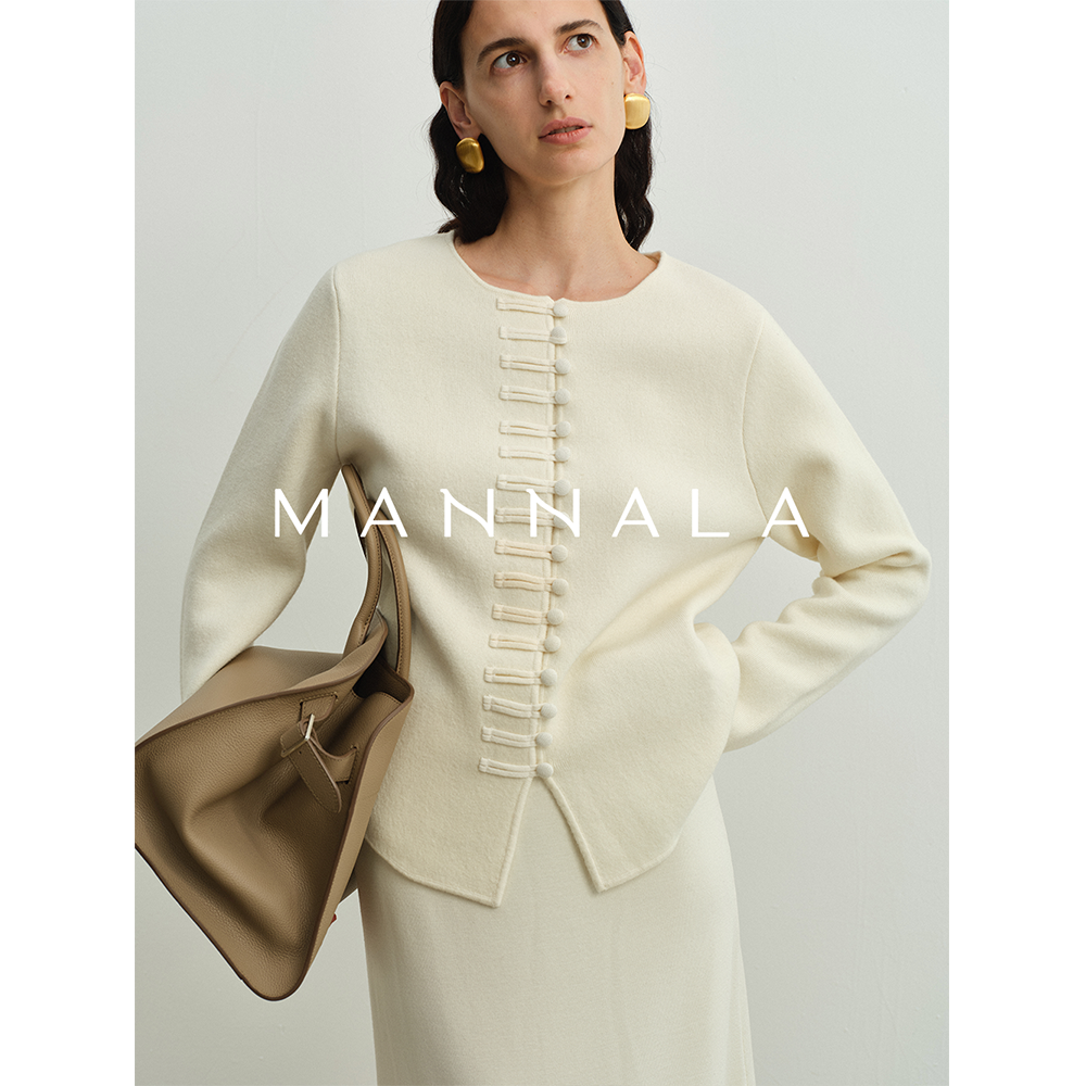 温柔羊绒羊毛盘扣毛衣