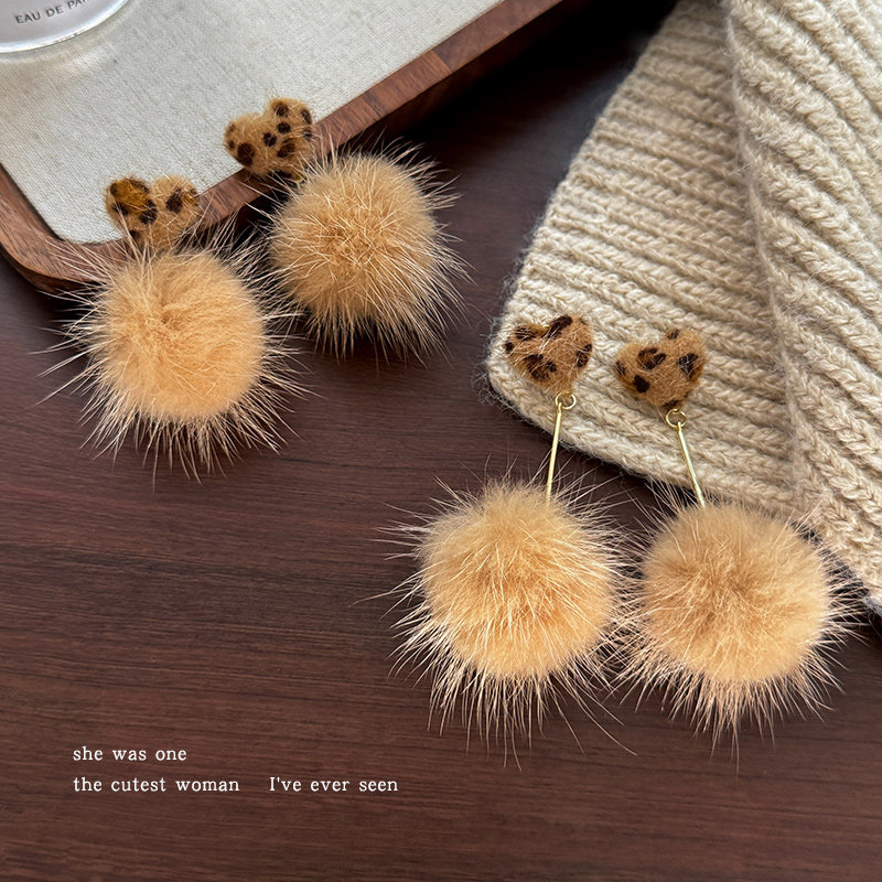 豹纹爱心毛球耳环女2025新款爆款高级感耳钉耳坠轻奢小众秋冬耳饰,饰品/流行首饰/时尚饰品新,耳钉,淘宝优惠券,粉丝福利购,淘宝优惠卷