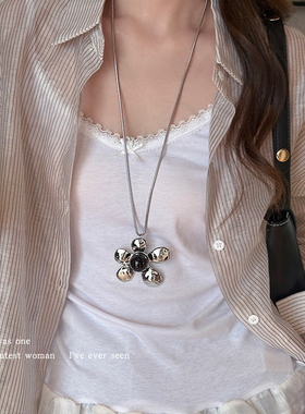 复古韩系银色花朵吊坠项链女夸张时髦高级感锁骨链颈链配饰毛衣链