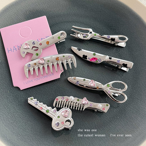 甜酷少女刀叉侧边碎发夹