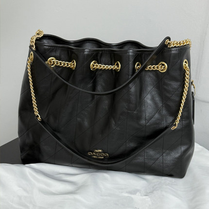 2026新款真皮女包菱格垃圾袋油蜡牛皮腋下包链条大容量托特流浪包