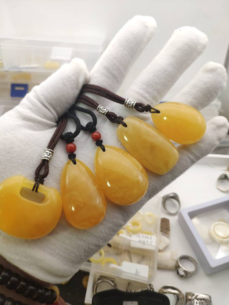 天然俄料白蜡蜜蜡吊坠项链男女款水滴公主扣平安无事牌藏扣白花蜡