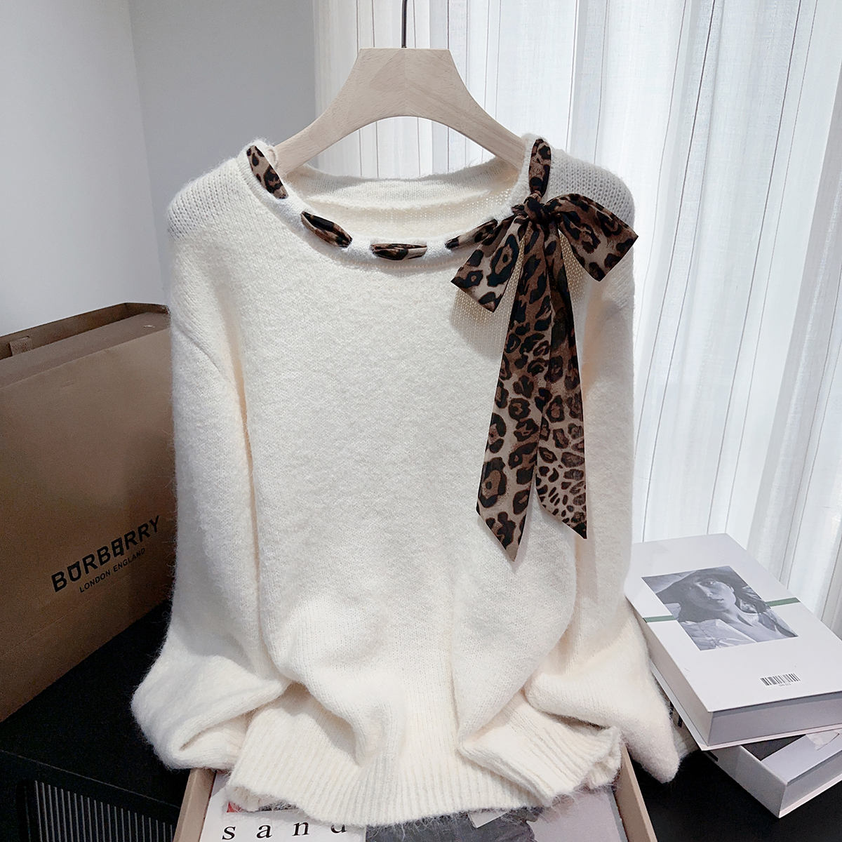 秋冬通勤圆领套头毛衣设计感豹纹丝巾蝴蝶结小众百搭针织衫,女装针织衫/毛衣,衣嘉衣服饰 秋冬通勤圆领套头毛衣设计感豹纹丝巾蝴蝶结小众百搭针织衫,女装针织衫/毛衣,衣嘉衣服饰