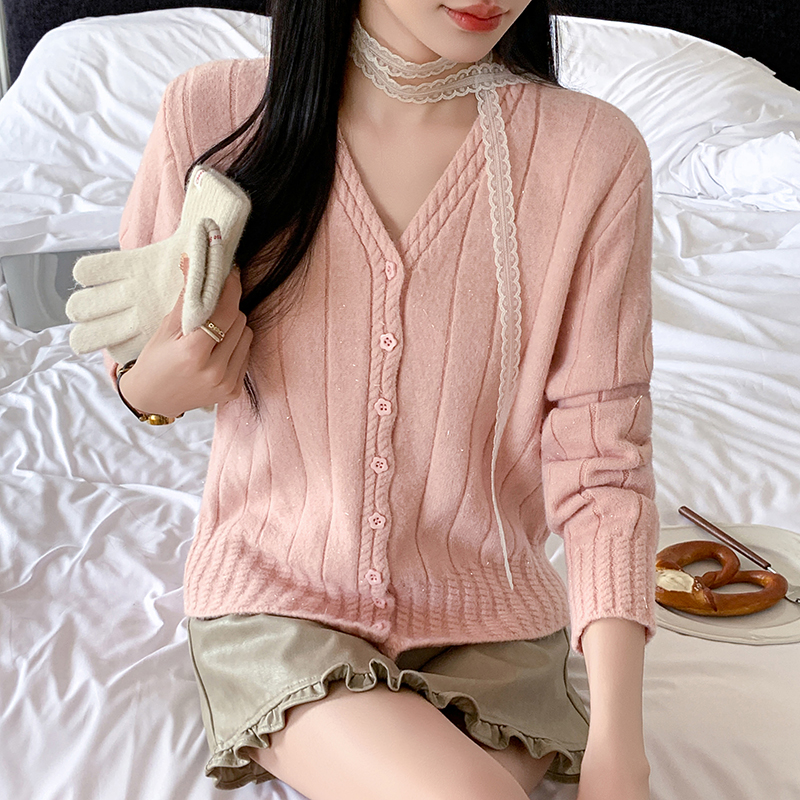 韩系设计感v领排扣针织开衫女秋冬温柔风毛衣内搭外穿上衣女,女装针织衫/毛衣,衣嘉衣服饰 韩系设计感v领排扣针织开衫女秋冬温柔风毛衣内搭外穿上衣女,女装针织衫/毛衣,衣嘉衣服饰