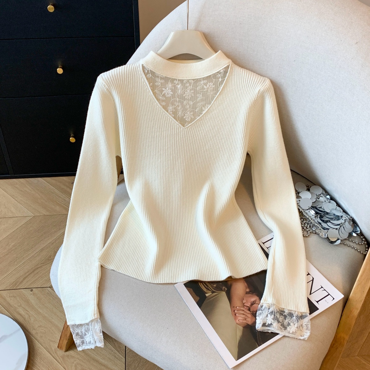 小心机镂空挂脖蕾丝拼接长袖针织衫女秋冬加厚内搭打底衫上衣，女装针织衫/毛衣，衣嘉衣服饰