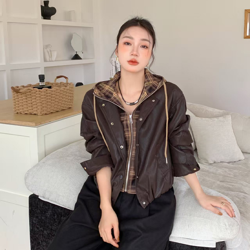 复古学院风格纹拼接连帽皮衣外套小个子时尚夹克上衣女,女装皮衣,衣嘉衣服饰 复古学院风格纹拼接连帽皮衣外套小个子时尚夹克上衣女,女装皮衣,衣嘉衣服饰