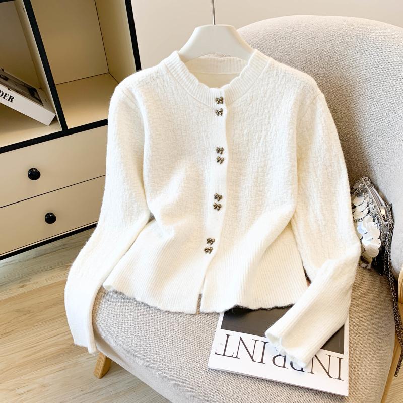 小香风蝴蝶金扣毛衣女洋气慵懒风长袖百搭针织衫上衣,女装针织衫/毛衣,衣嘉衣服饰 小香风蝴蝶金扣毛衣女洋气慵懒风长袖百搭针织衫上衣,女装针织衫/毛衣,衣嘉衣服饰