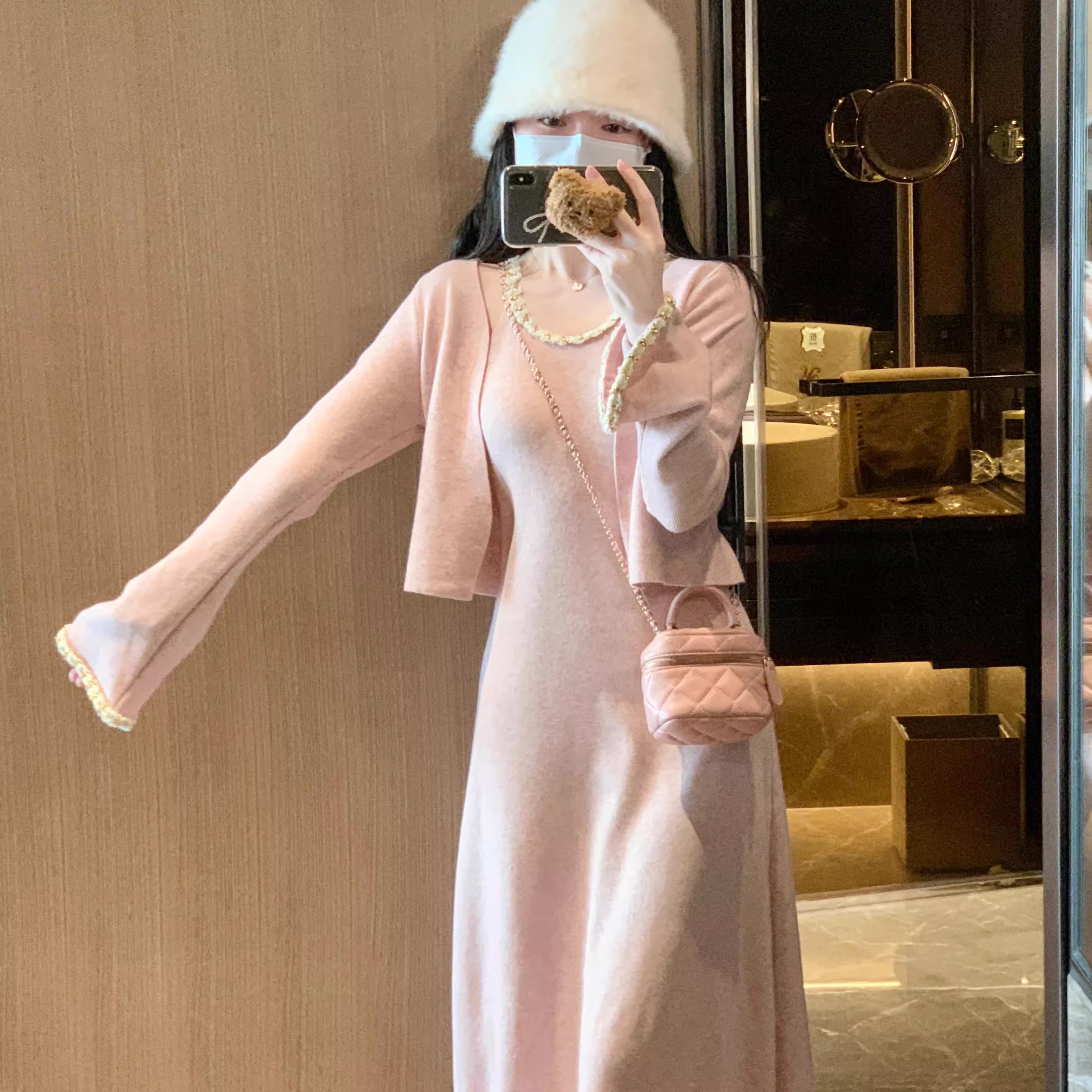 游小姿【蜜桃乌龙】温柔针织吊带两件套优雅穿搭甜美可爱连衣裙