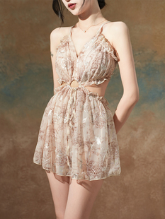 泳衣女夏2024新款 仙连体性感小胸辣妹显瘦遮肚保守蕾丝泡温泉度假