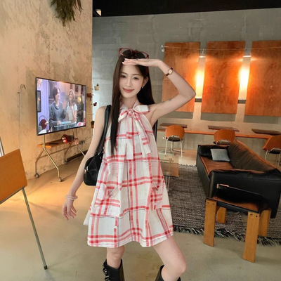 小个子气质绝美无袖挂脖连衣裙
