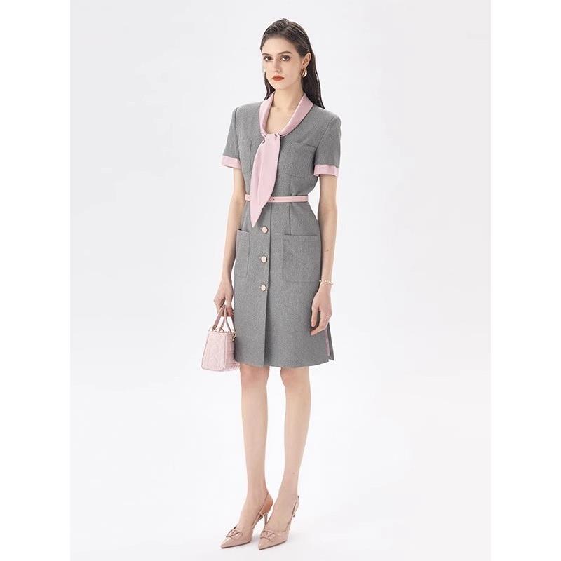 Design Fashion夏季女装气质西装裙撞色拼接缎面丝巾收腰连衣裙