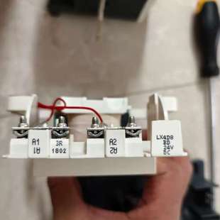 数量 正品 施耐德LX4D8BD接触器线圈 24VDC全新原装