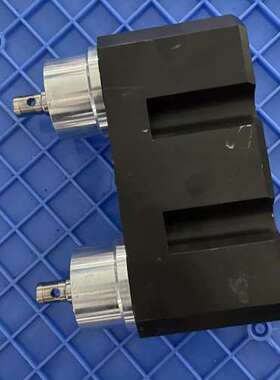 VAT 243786系列气动真空阀执行器，实物拍摄，功能完好