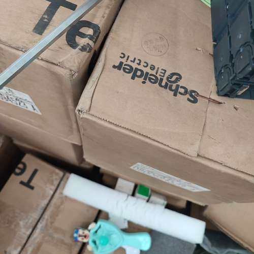 施耐德LC1D410Q7C交流接触器全新原盒原装产品还有最后