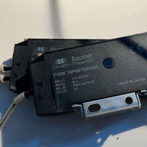 2只宝盟baumer  FVDK 10PG6Y0/KS05