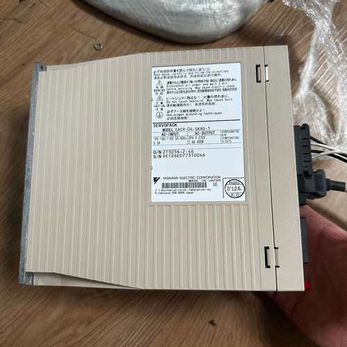 安川伺服驱动器CACR-04-SKAD-01