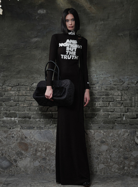 24ans 高领印花针织连衣裙(可拆线后露肩 主打一个变化莫测