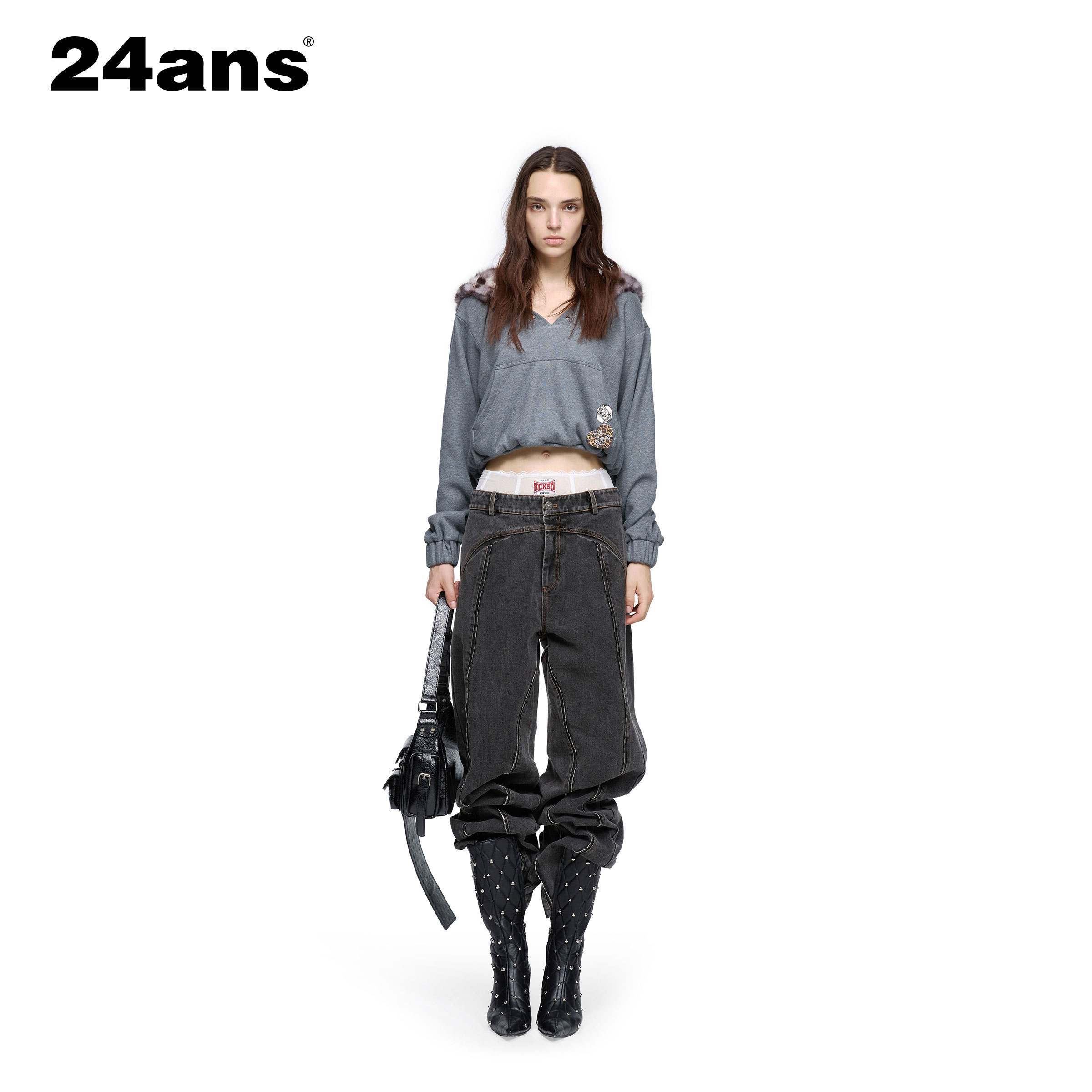 24ANS LTD一直备受海外明星时尚博主青睐 | 徽章连帽卫衣