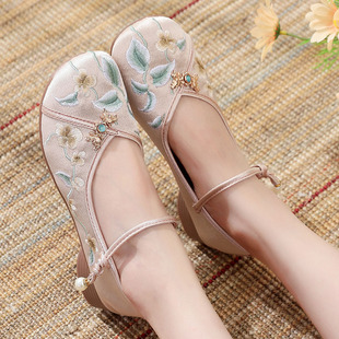 民族风布鞋新中式国风绣花鞋女款古风妈妈牛筋底配汉服旗袍马面裙