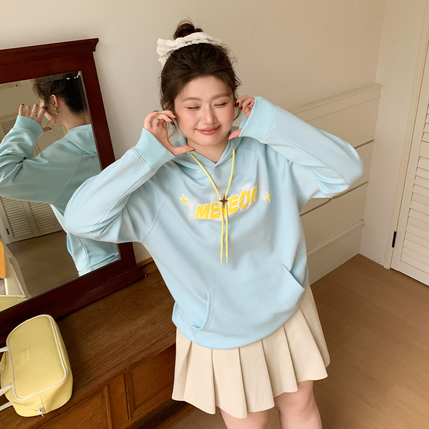 YUZI大码女装连帽卫衣多巴胺风