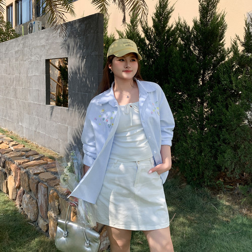 YUZI鱼子晴空蓝条纹衬衫中长大码