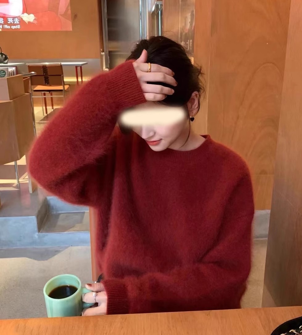 不掉毛不起球酒红色浣熊绒毛衣