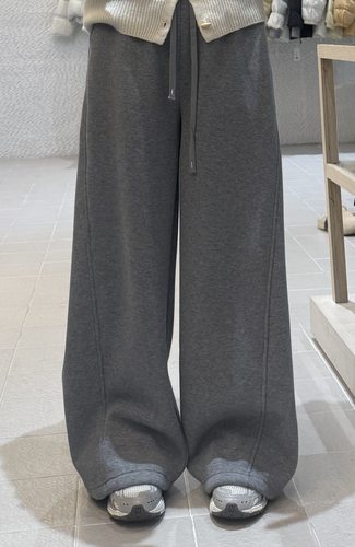 郑沅沅加厚加绒款含棉弯刀裤宽松慵懒风束脚休闲裤11.30