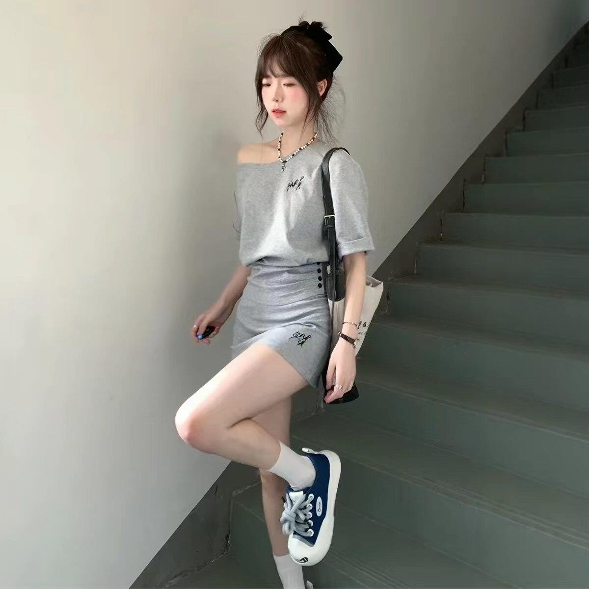 韩系设计感短袖短裙时尚休闲女夏季套装显瘦斜肩露肩运动两件套
