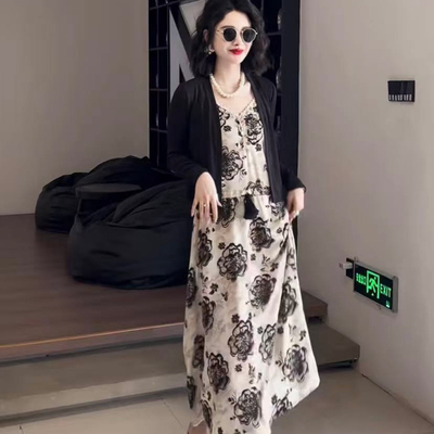 超火吊带裙加开衫两件套连衣裙