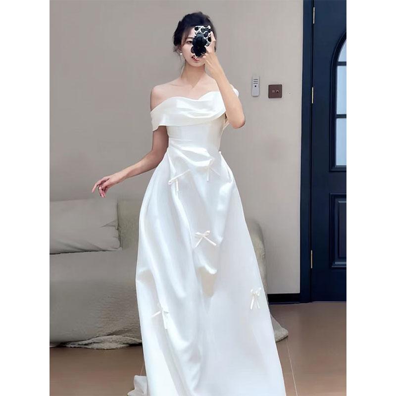 大码缎面轻婚纱一字肩胖MM新娘订婚领证登记礼服轻便简约小白裙