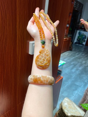 天然珊瑚玉老矿果冻料大花手镯