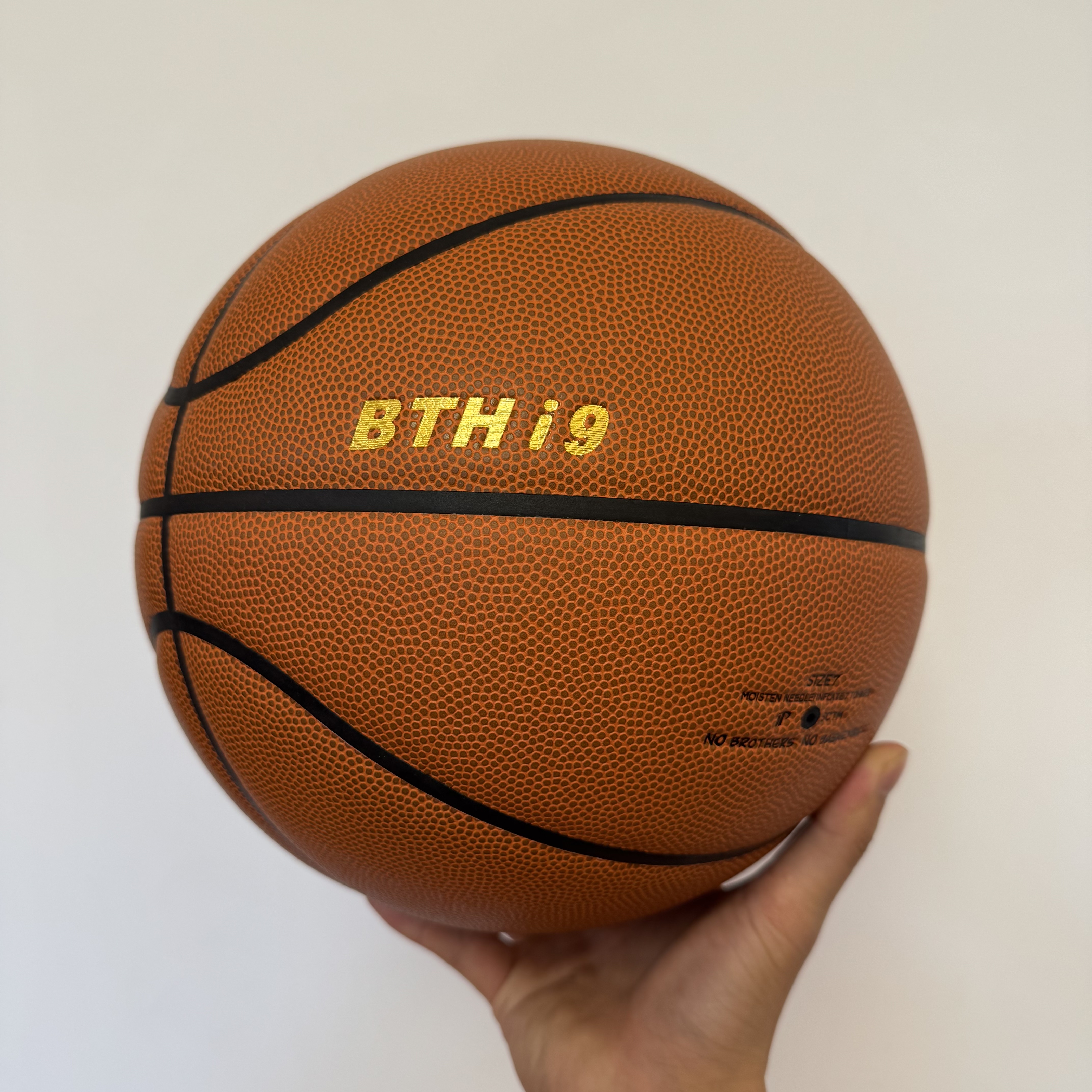 BTHi9进口超纤高弹发泡胎成人七号篮球超柔软舒适粘手室内外通用