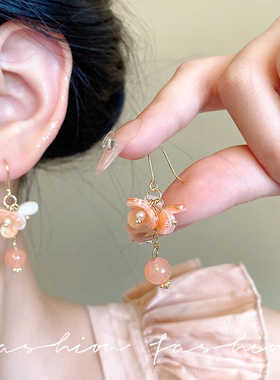 小清新橙色花瓣耳环新中式高级感优雅小花朵耳坠耳钉拍照耳钩耳饰
