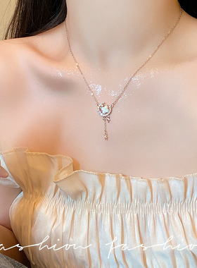 微镶月牙精致星星流苏项链女2025新款高级感日常通勤锁骨链配饰品