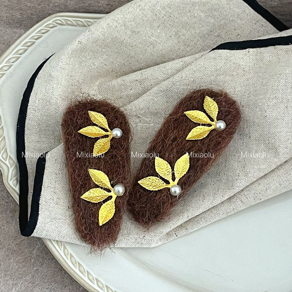 美拉德棕色毛绒水滴发夹女撞色金属树叶子珍珠发卡掰掰夹复古边夹