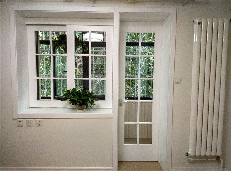 定制实木复合高档烤漆阳台门联窗