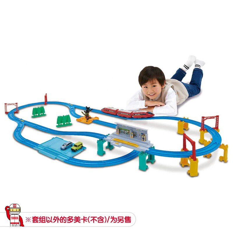 TOMY 3단 전기 열차 럭셔리 트랙 세트 164968 남성용 장난감은 6개 트랙 계획으로 조립 가능