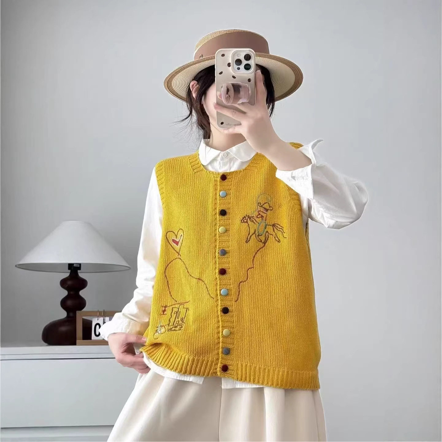 26年春款马甲女开衫刺绣棉线坎肩学院风无袖坎肩背心新款马甲宽松