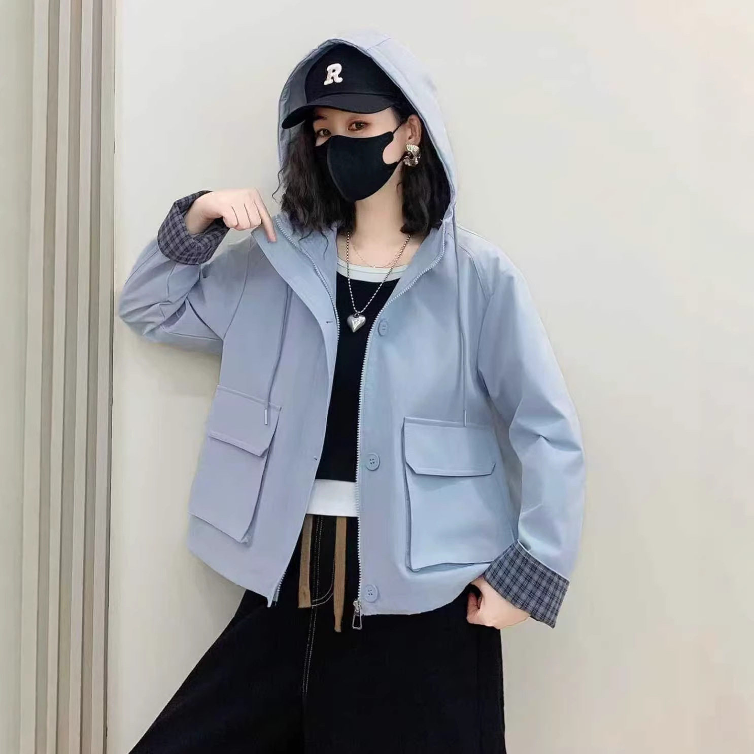 双口袋时尚工装女士外套2026春季新款宽松连帽休闲宽松风衣上衣