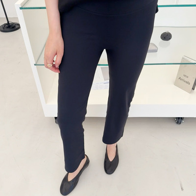 widelia陈魅儿2026春季新款 设计感显瘦直筒八分烟管裤修身瑜伽裤