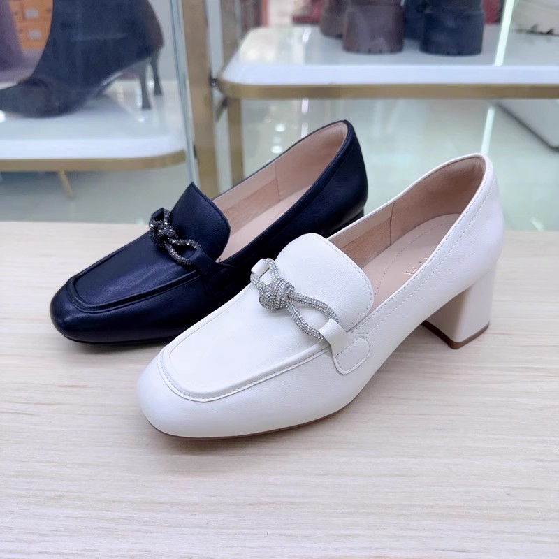 新品上市2025秋季新款软糯羊皮中跟粗跟通勤一脚蹬单鞋女乐福鞋