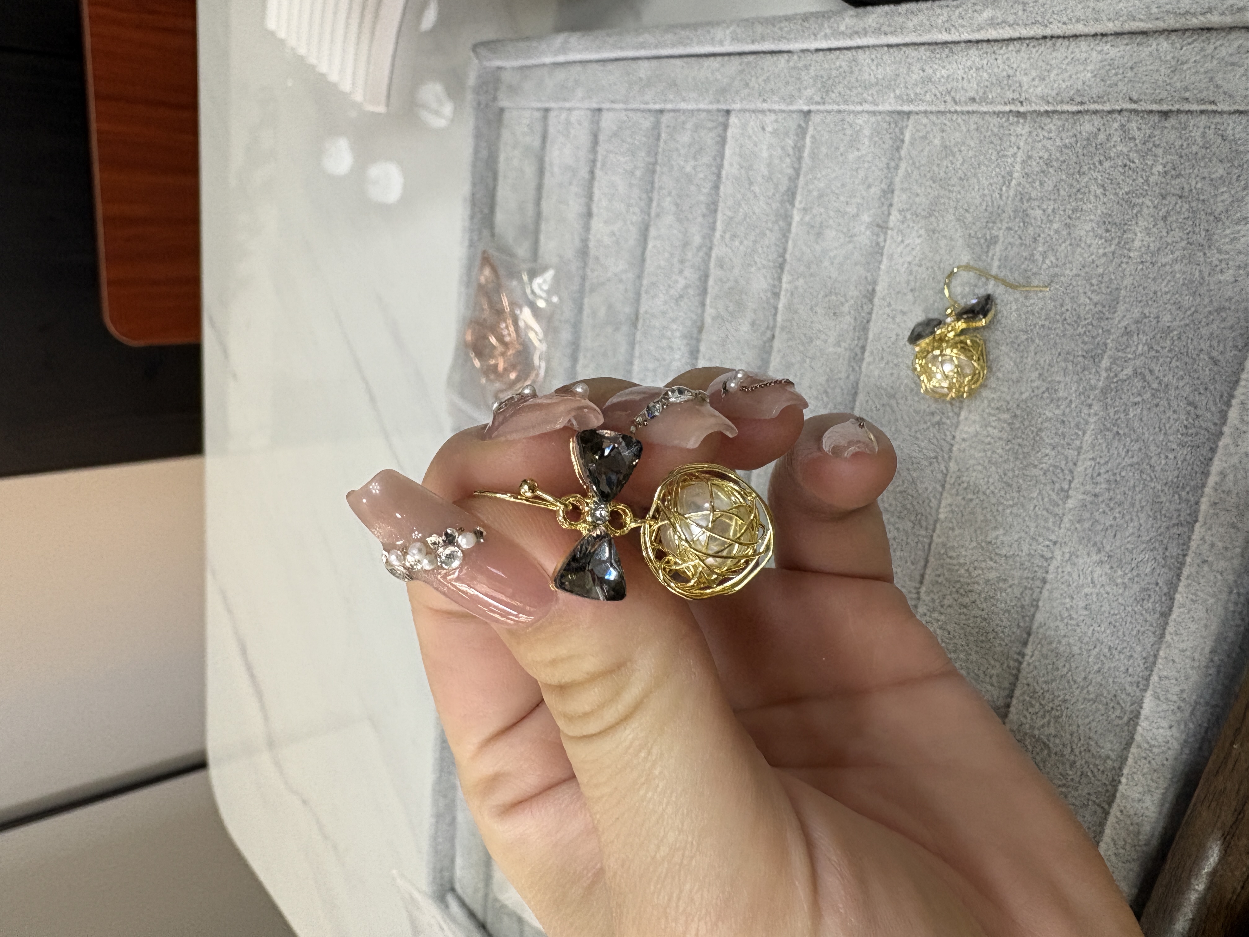 银针小香风人造珍珠款蝴蝶结耳环创意设计感耳坠潮流甜酷风耳饰女